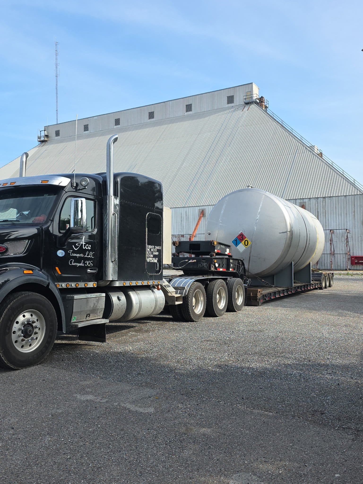 Peterbilt tank heavy haul for Ace Transports
